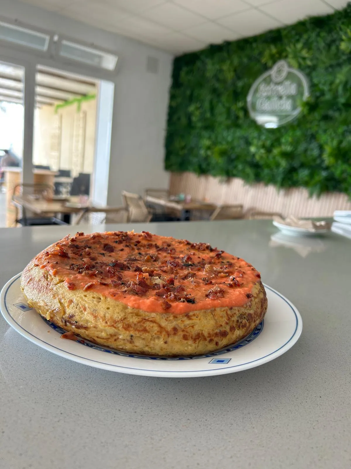 Omelette salmorejo